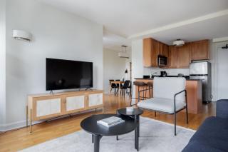 Gold Coast 1br w doorman gym nr park beach CHI-948 - Chicago - 8