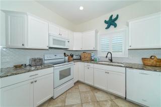 Footprints in the Sand managed by Beach Retreats - 2