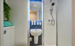 Modern Ensuite Bedrooms with Shared Kitchen at York House in Nottingham for Students Only - Nottingham - 4