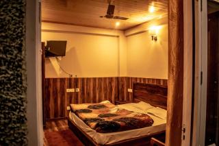 Gayatri Lodge - Kasauli - 0