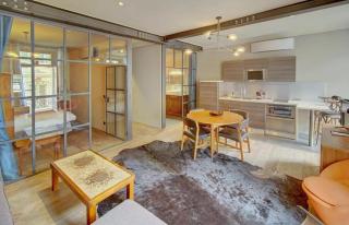 Red & Bleue YourHostHelper - 1