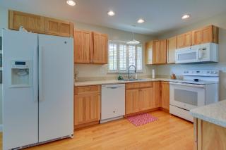 Home with Hot Tub and Deck about 3 Mi to Ark Encounter! - Williamstown - 3