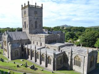 Caerau Bach - Abercastle - 4