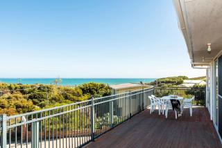 Ninettas Views - Great coastal location - Guilderton - 0