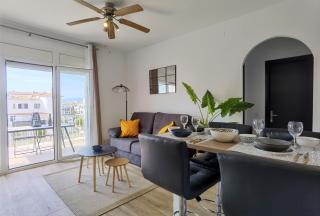 LEON INMO Apartment Chanel - 15777 - Empuriabrava - 0