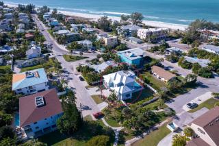 Sunshine & Good Times managed by Beach Retreats - Bradenton Beach - 5