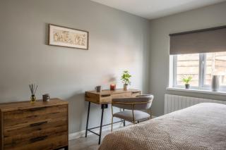 Wonderful Townhouse with BBQ Backyard - 6