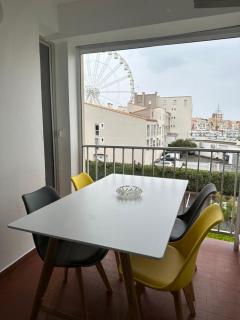 Vue sur le port - 0