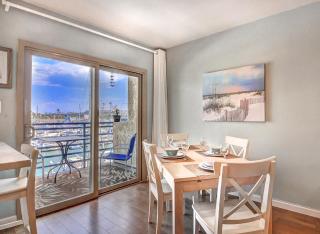 307B Steps from the sand! Freshly Decorated with Harbor Views - 3