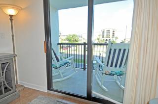 Oceanview 3-Bedroom Condo at Holiday Tower in Myrtle Beach - Myrtle Beach - 8
