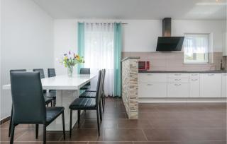 Stunning Home In Krsan With Kitchen - Kršan - 5