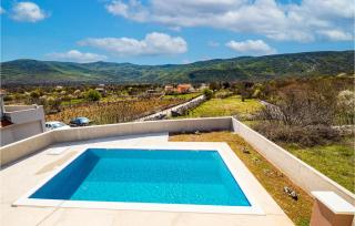 Stunning Home In Primorski Dolac - 7