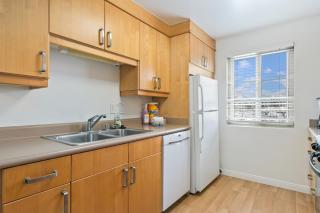 313B Steps from the Sand at Harbor Beach - Free Wifi - Oceanside - 3