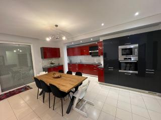 Lovely 2 bedroom apartment with a great sea view - 3