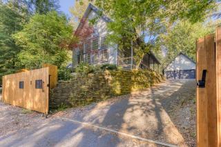 Sandy Ski Chalet - 7