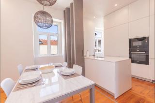 Amazing 4BDR Flat in Areeiro by LovelyStay - Lissabon - 3