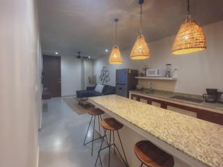 Stylish Condo for 4 Rooftop & Pool Access - 3