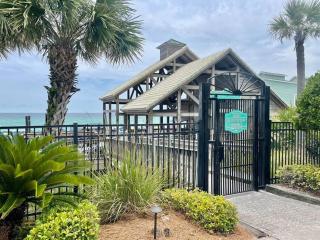 Oceanside home Pvt Beach & Beach Ramp,2 Pools,3 Kings,18 guests - Dolphin Daze - 7