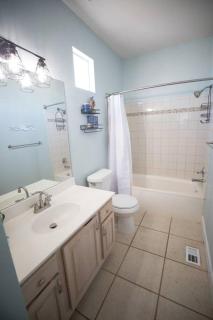 Oceanside home Pvt Beach & Beach Ramp,2 Pools,3 Kings,18 guests - Dolphin Daze - 3