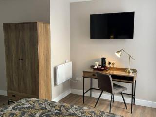 The Corner Rooms at The Black Horse Inn - 2