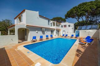 Villa Canas by Villa Plus - 9