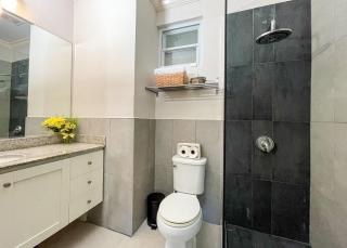 Choose To Be Happy at EI8HT! - Super Studios and Penthouse Apartment - Kingston - 1