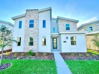 Super 8BR Resort Pool Vacation Home Near Disney - Kissimmee - 2