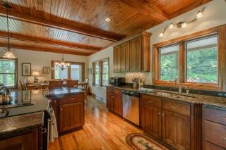 Majestic Mountain Hideaway - Blowing Rock - 5
