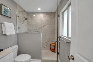 Magnolia - Family-Friendly Comforts, TVs, Grill & Just Steps to the Beach! - 3