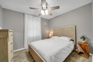 Magnolia - Family-Friendly Comforts, TVs, Grill & Just Steps to the Beach! - Fort Walton Beach - 1