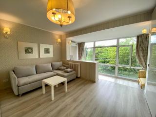 Downtown Studio - Ultra Central with Park View - Bucharest - 9