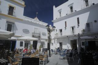 Wake up in Tarifa Hostel & Restaurant Lounge - 5