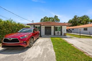 Serene Haven Stylish Retreat - Miami - 0