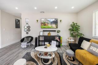 Serene Haven Stylish Retreat - Miami - 5