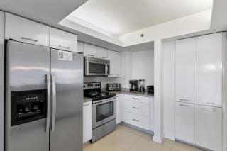 Enjoy a perfect bayview! Beachfront resort with shared pools - South Padre Island - 4