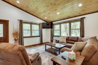 Vacation Rental Cabin Near Lake Arbutus! - Hatfield - 6