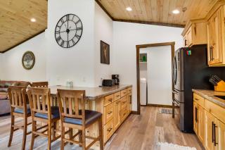 Vacation Rental Cabin Near Lake Arbutus! - Hatfield - 1