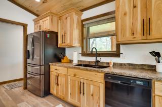 half Mi to Lake Arbutus Cabin with ATV Trail Access - Hatfield - 1
