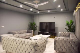 Luxe Suites Bahria Town Lahore - Lahore - 0