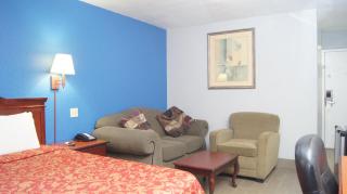 Holiday Lodge & Suites - McAlester - 0