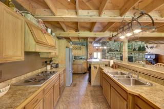 Fraziers Bottom Cabin on 800 Acres of Land with Lake - - 4