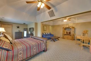 Fraziers Bottom Cabin on 800 Acres of Land with Lake - - 1