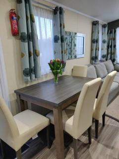 Calm & Cosy (sleeps up to 6) - Oakdene Forest Park - 7
