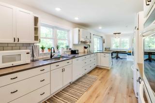 Pickleball Court and Fire Pit Milton Cabin! - 2