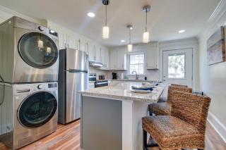 Walk to Water Coastal-Chic Home Near Myrtle Beach - Myrtle Beach - 2