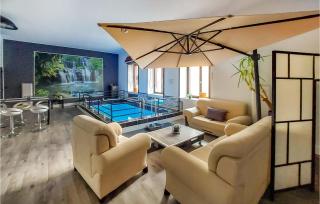 Gorgeous Apartment In Saint-Bonnet-Le-Châtea - Saint-Bonnet-le-Château - 8
