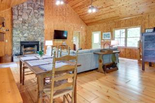 Relaxing Saluda Home Near Waterfall Trails! - 5