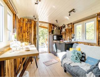Roulotte du puits avec jacuzzi et sauna privatif - - 2