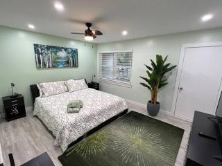 Tranquility in paradise- 2 bedroom villa w/parking - Hilton Head Island - 9