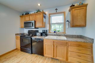 Cottage in Edinboro Walk to Pat Crawford Beach! - Edinboro - 2